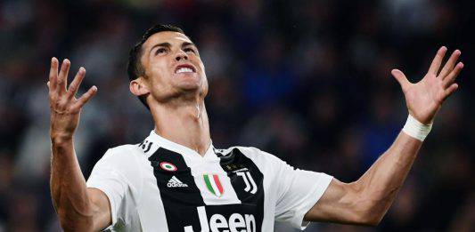 Juventus, Allegri rispolvera Douglas Costa: sarà titolare nel 4-3-3