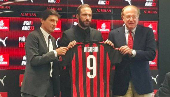 Higuain Tapiro d'oro