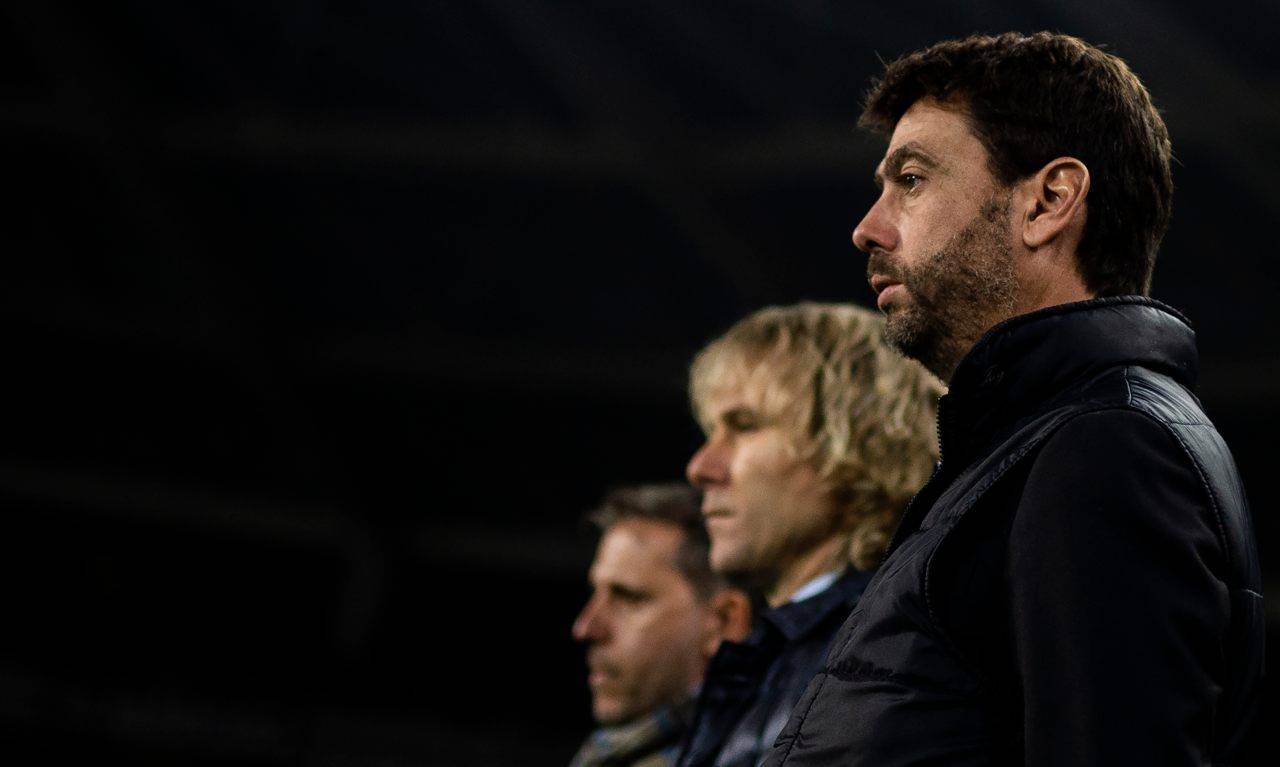Agnelli, Nedved e Paratici osservano a bordo campo