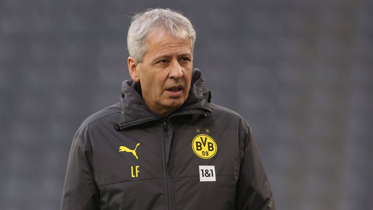 Borussia Dortmund, esonerato mister Favre