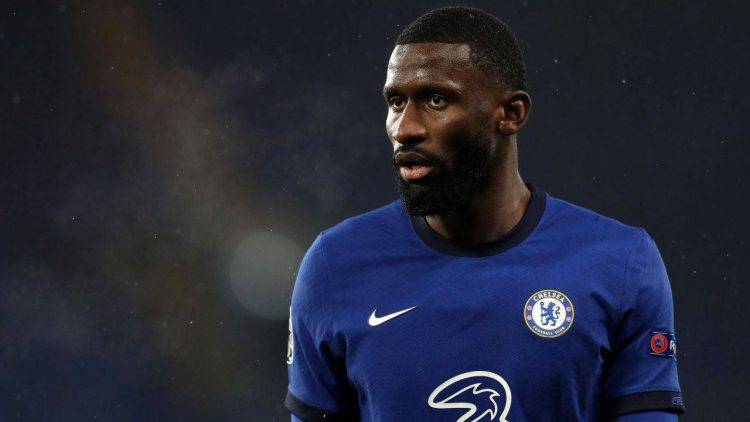 Antonio Rudiger con la maglia del Chelsea