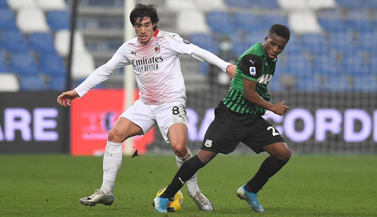 Tonali in azione contro il Sassuolo