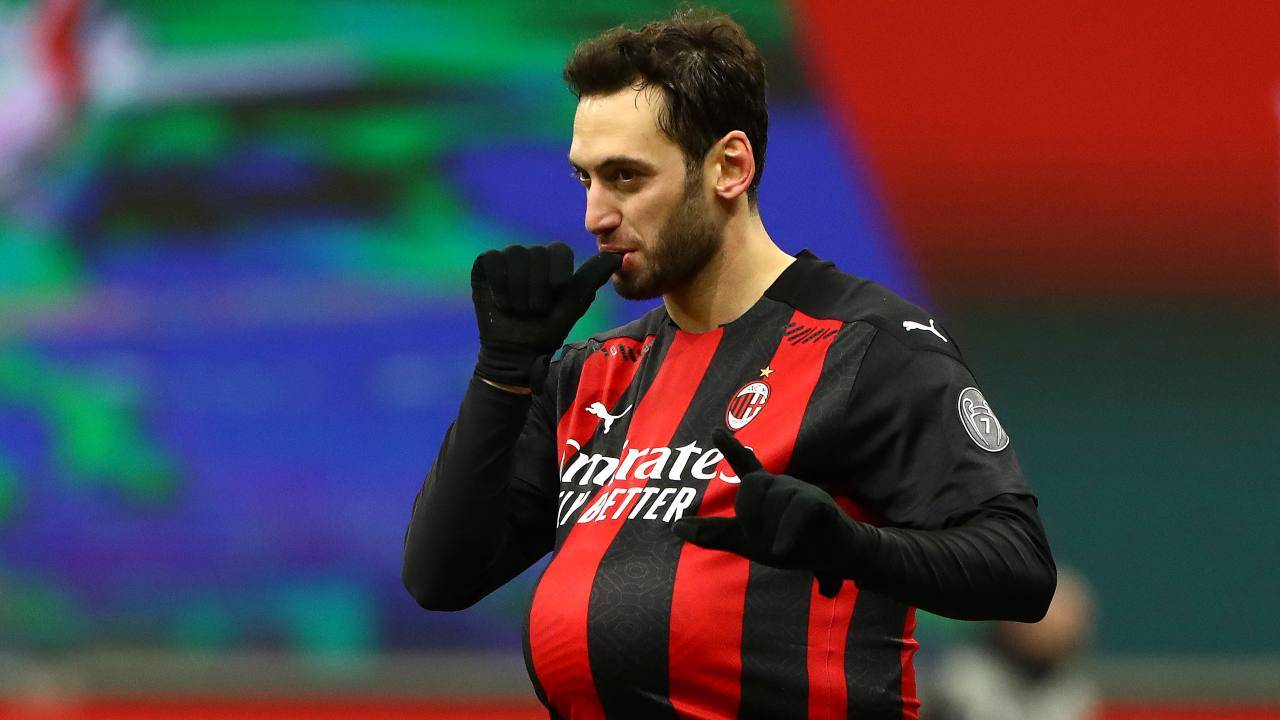 Rinnovo Calhanoglu