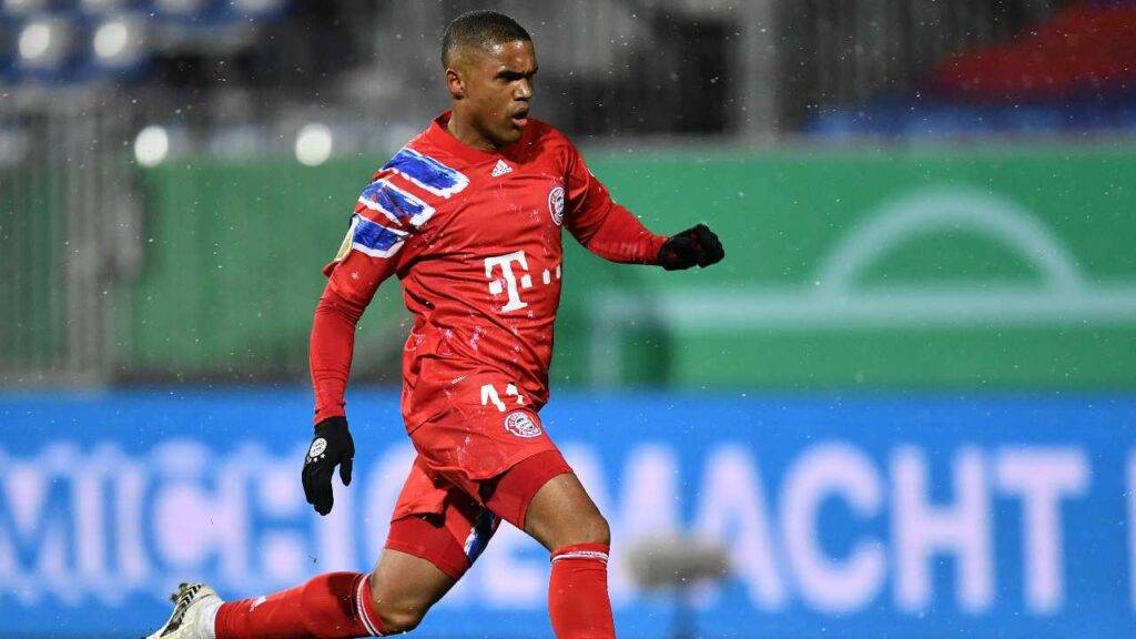 douglas costa corre