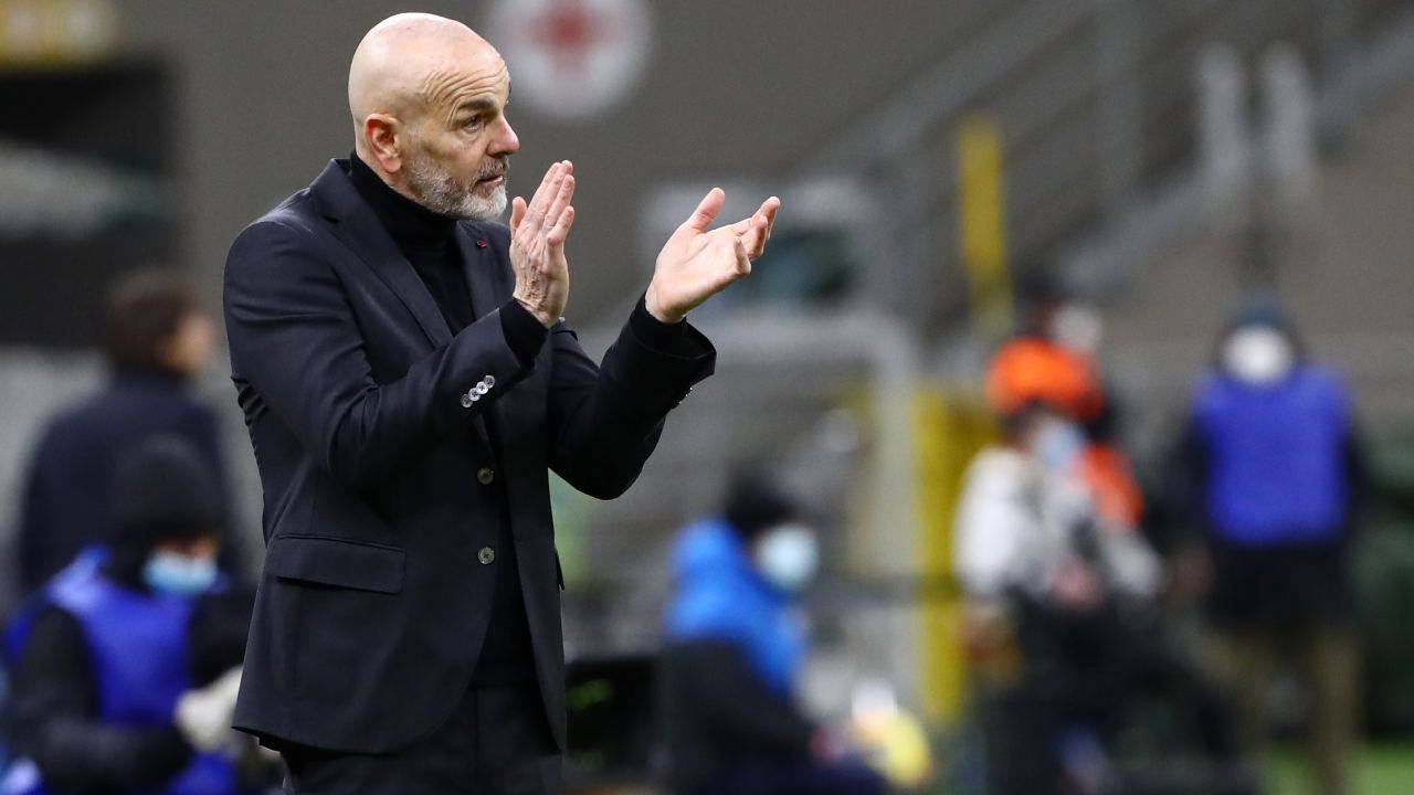 Stefano Pioli incita i suoi