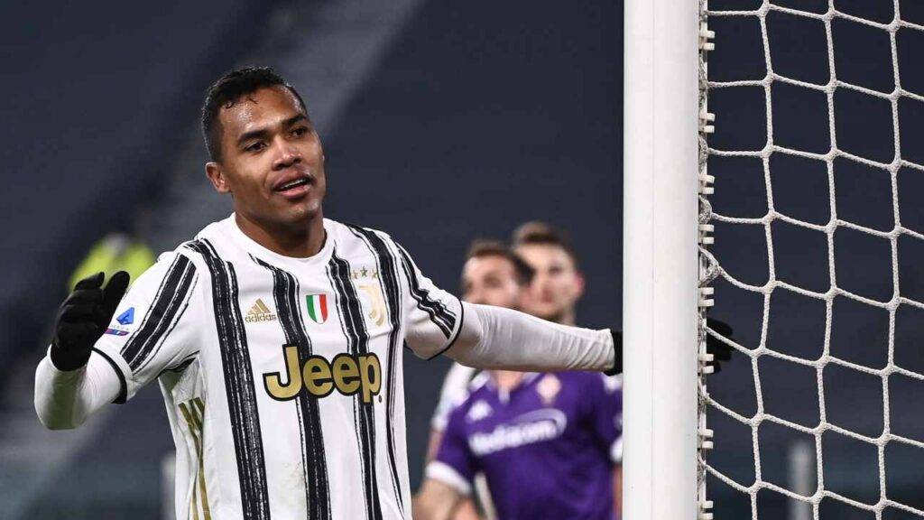Juventus, si ferma Alex Sandro per positività al Covid