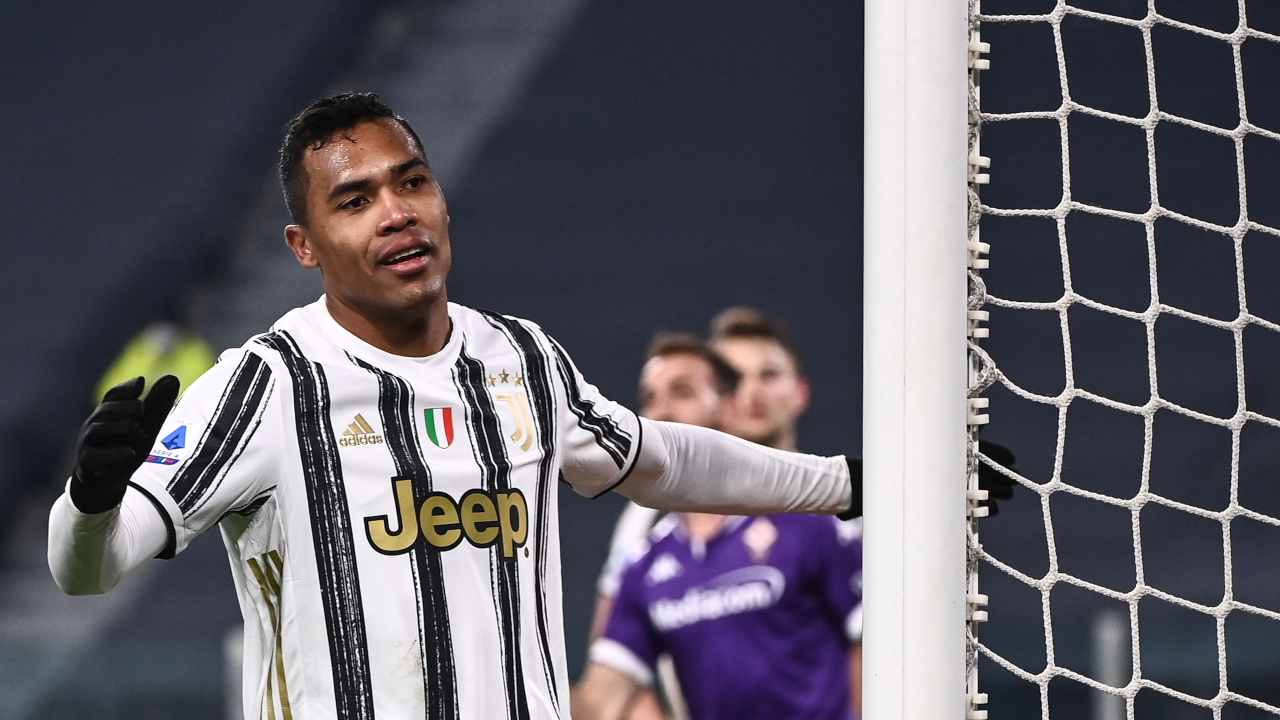 Alex Sandro in azione