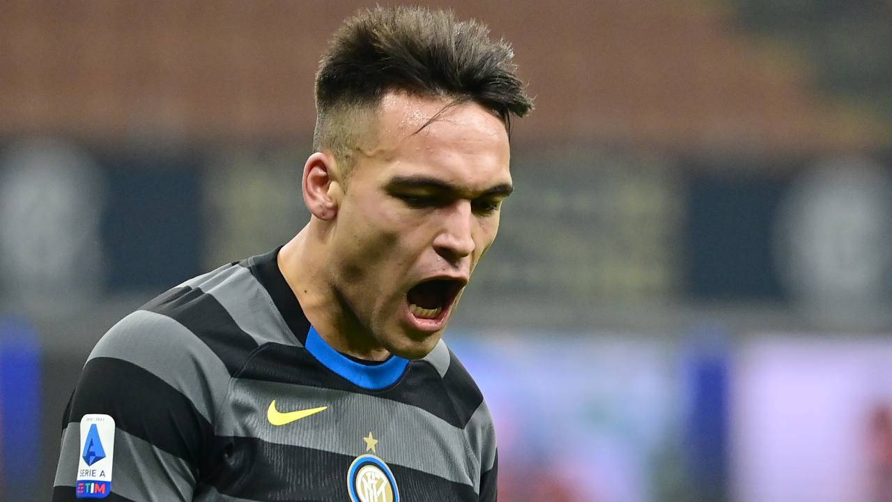 Lautaro esulta