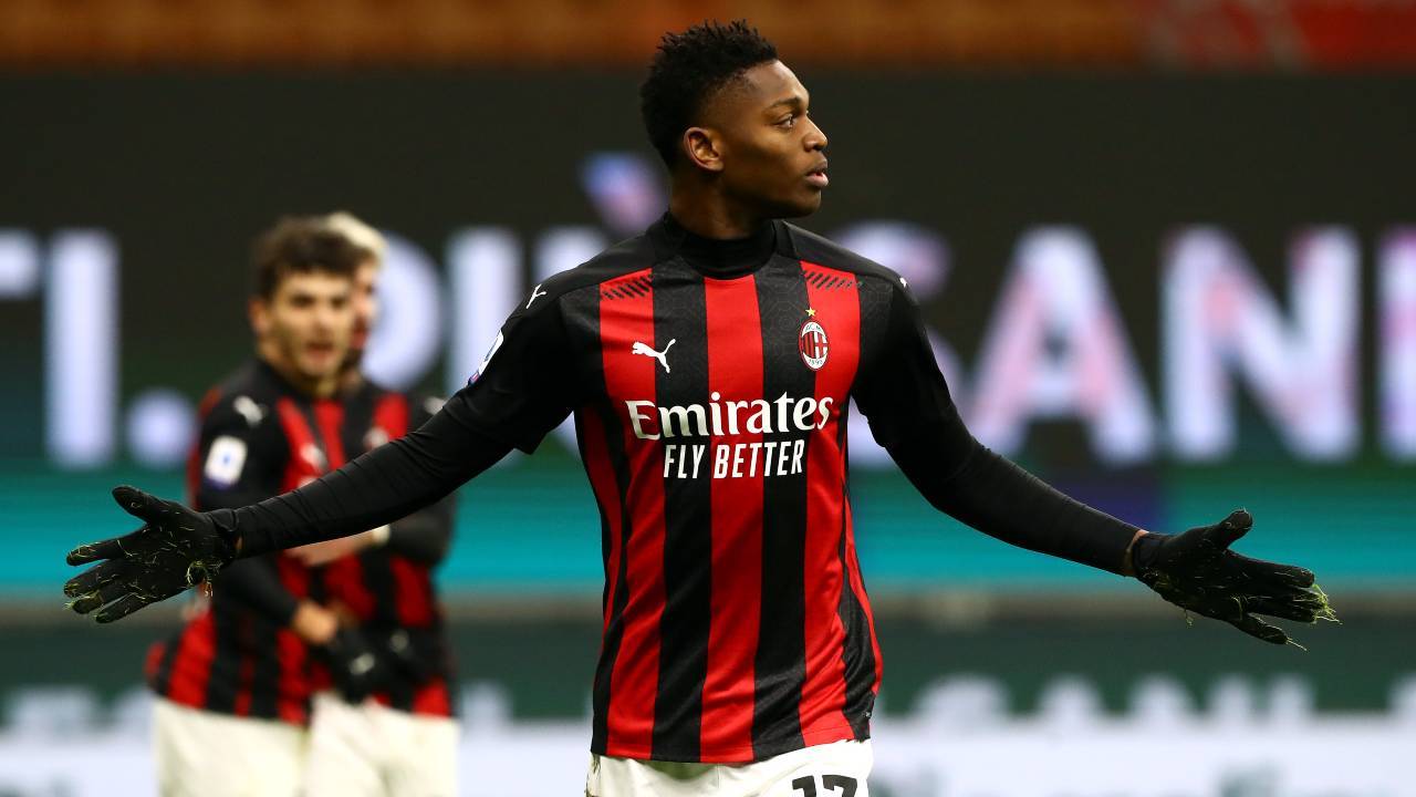 Leao festeggia dopo un gol