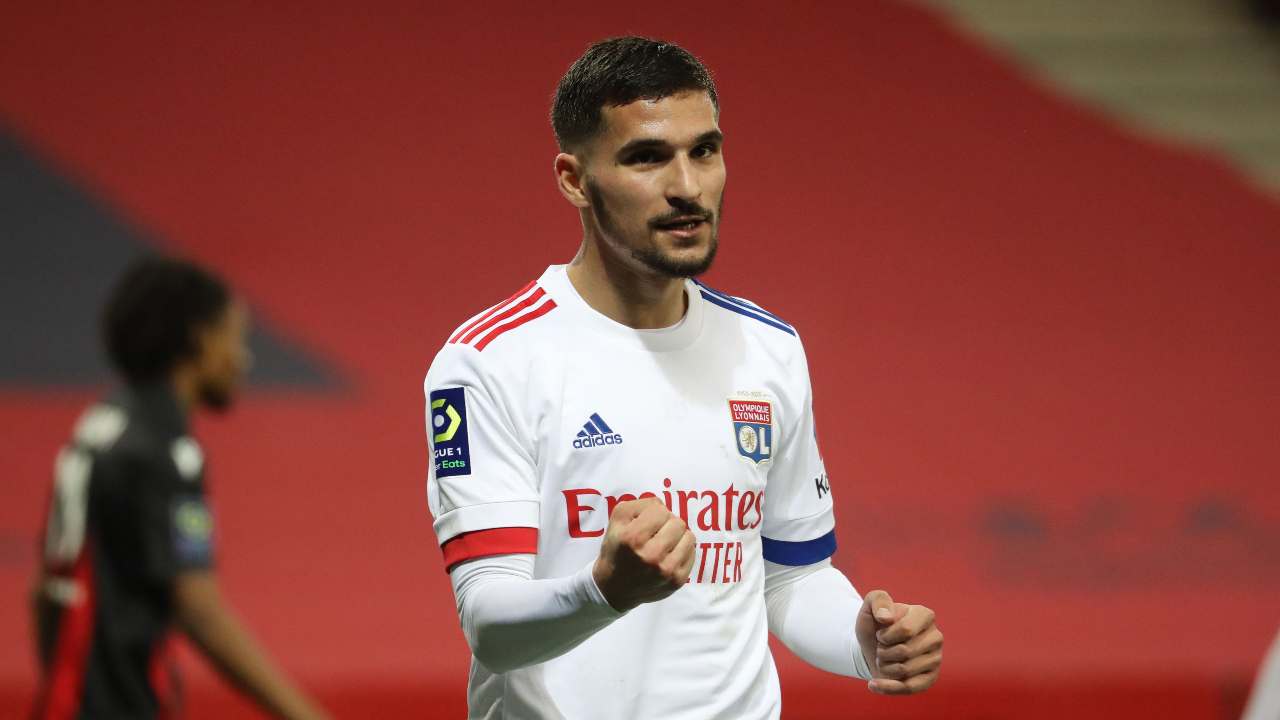 Aouar esulta