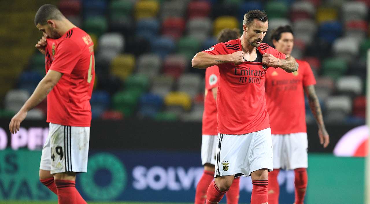 benfica coronavirus focolaio positivi comunicato ufficiale