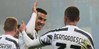 Ronaldo e Bernardeschi esultano
