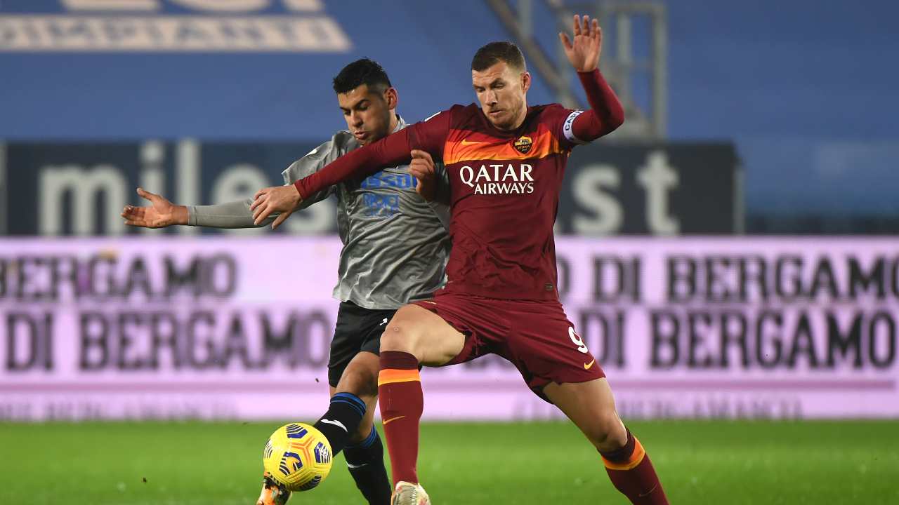 Dzeko a contrasto in Atalanta-Roma