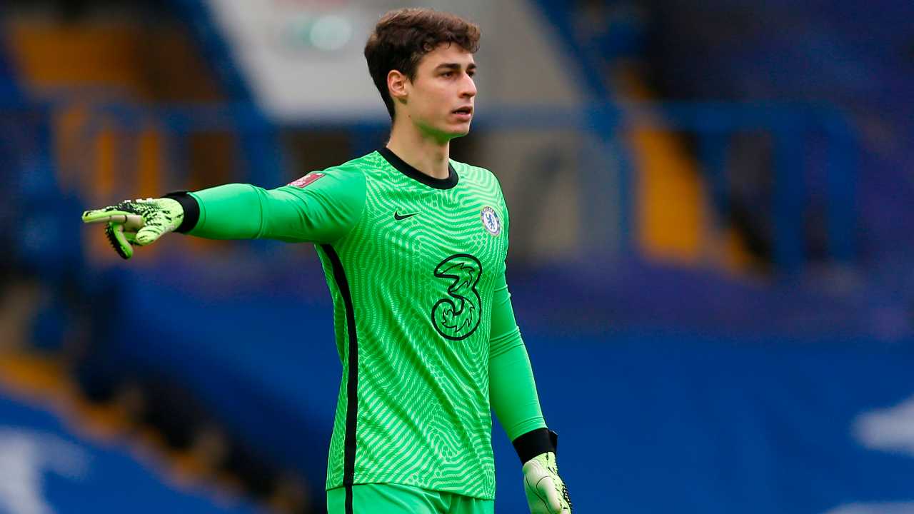 Kepa dà indicazioni ai compagni