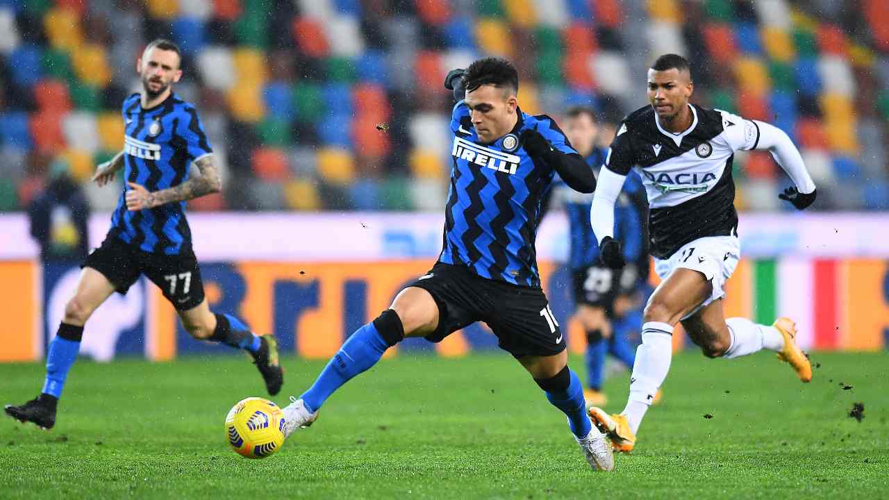 Lautaro Martinez in azione contro l'Udinese