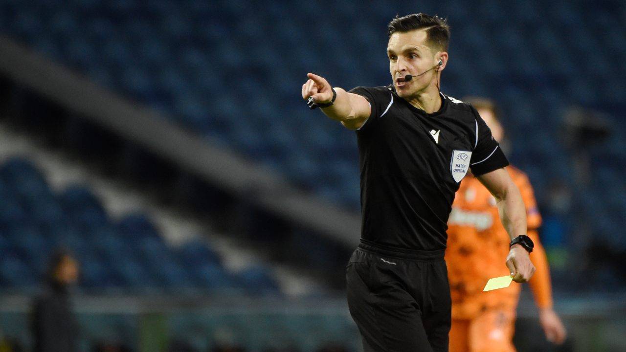 L'arbitro Carlos del Cerro Grande durante Porto-Juventus