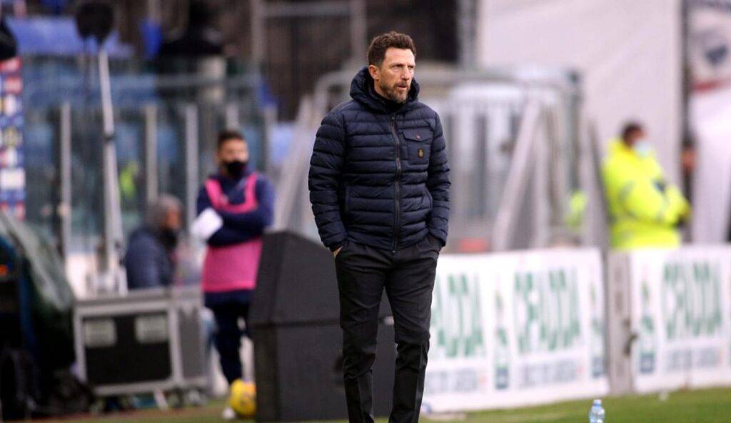 Di Francesco passeggia nervosamente a bordo campo