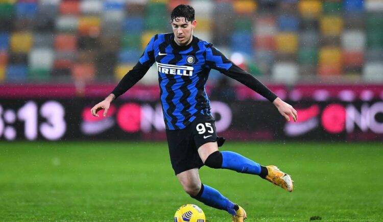 Bastoni in Inter-Juventus