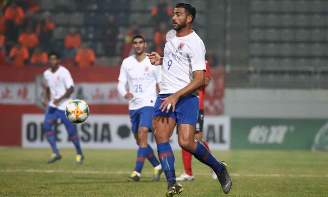 Pellè in campo in Cina