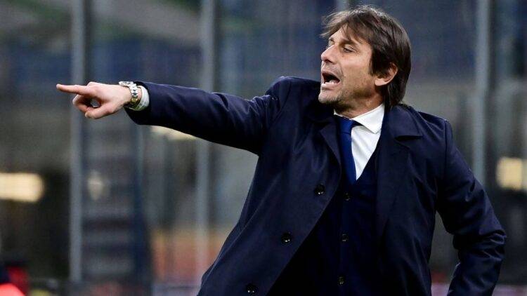 Antonio Conte dà indicazioni