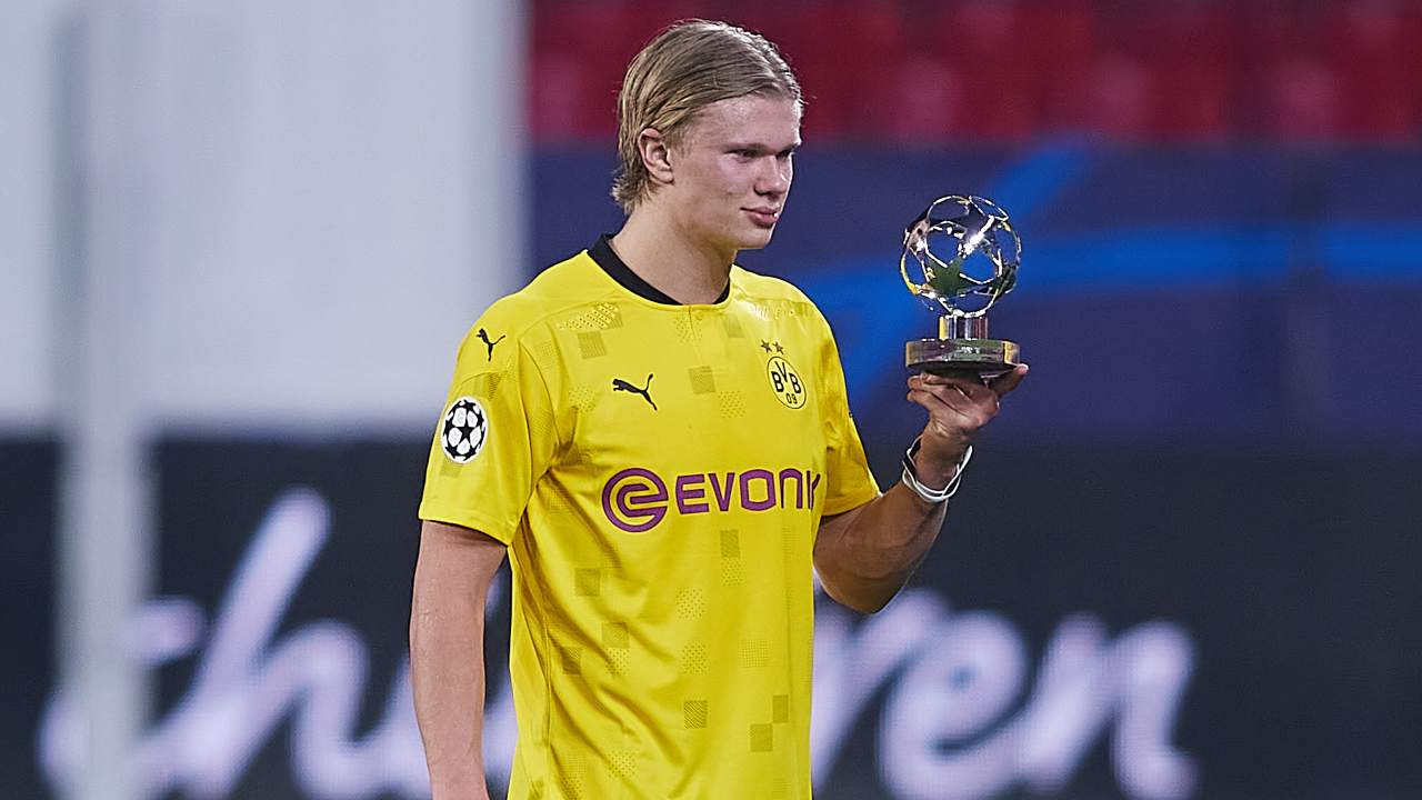 Erling Haaland con il premio
