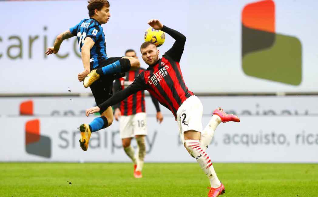Rebic e Barella si scontrano in Milan Inter