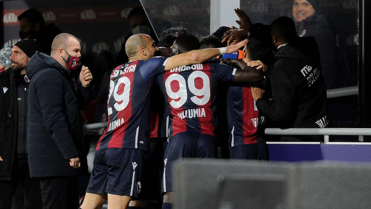 Il Bologna esulta al gol