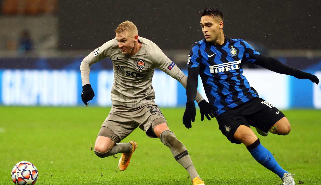 Viktor Kovalenko in azione nella fase a gironi di Champions contro l'Inter