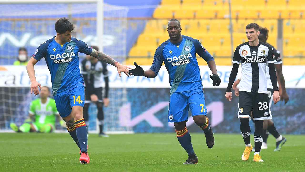 Okaka esulta durante Parma-Udinese