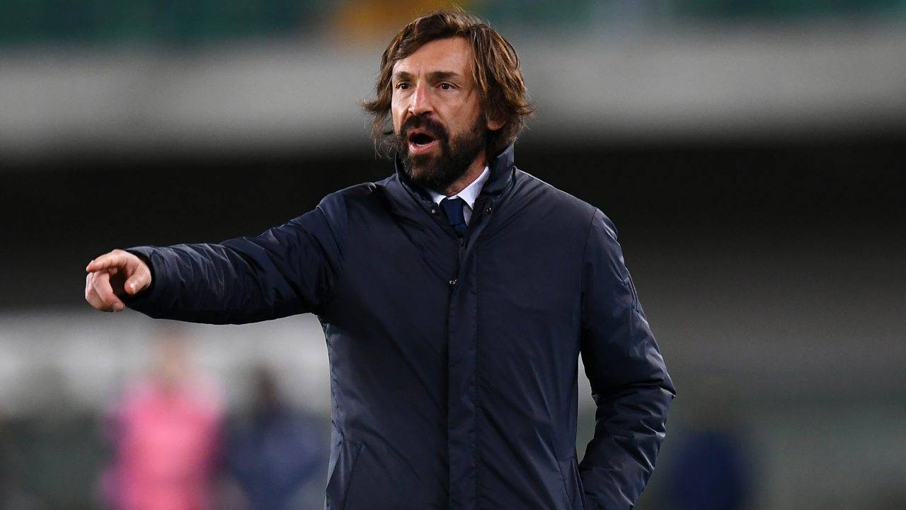 Pirlo dà indicazioni