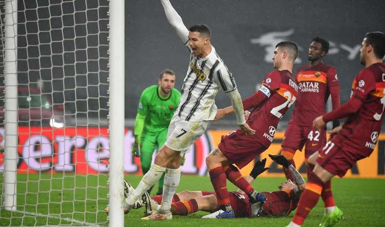 Ronaldo esulta all'autogol di Ibanez