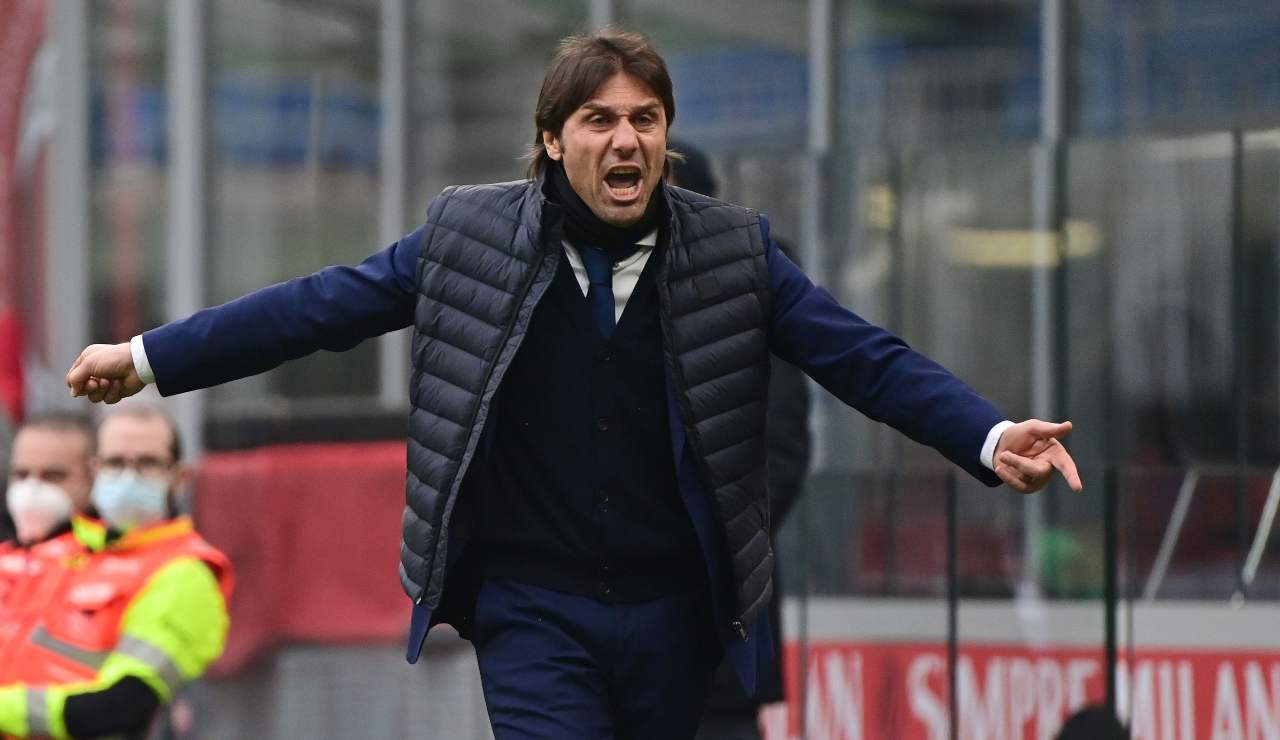 Antonio Conte sbraccia