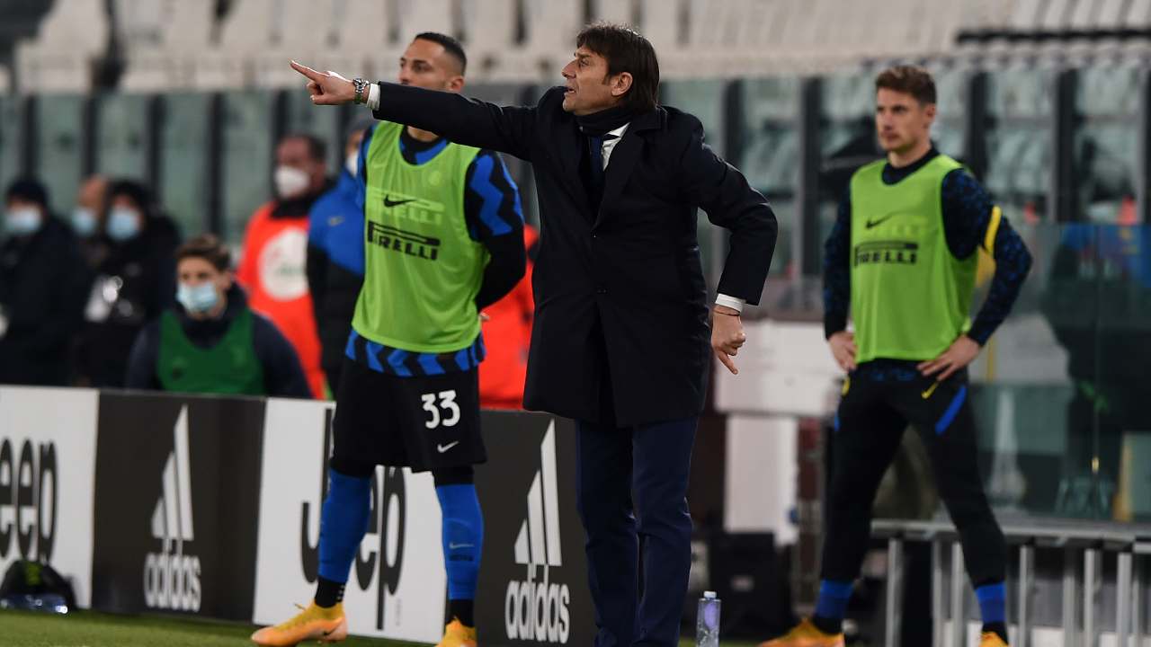 Antonio Conte dà indicazioni