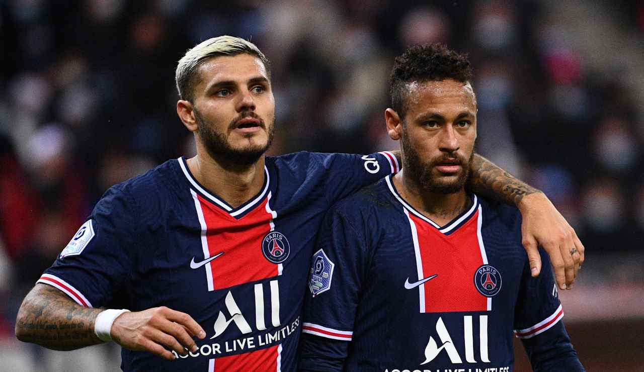 Icardi abbracciato con Neymar