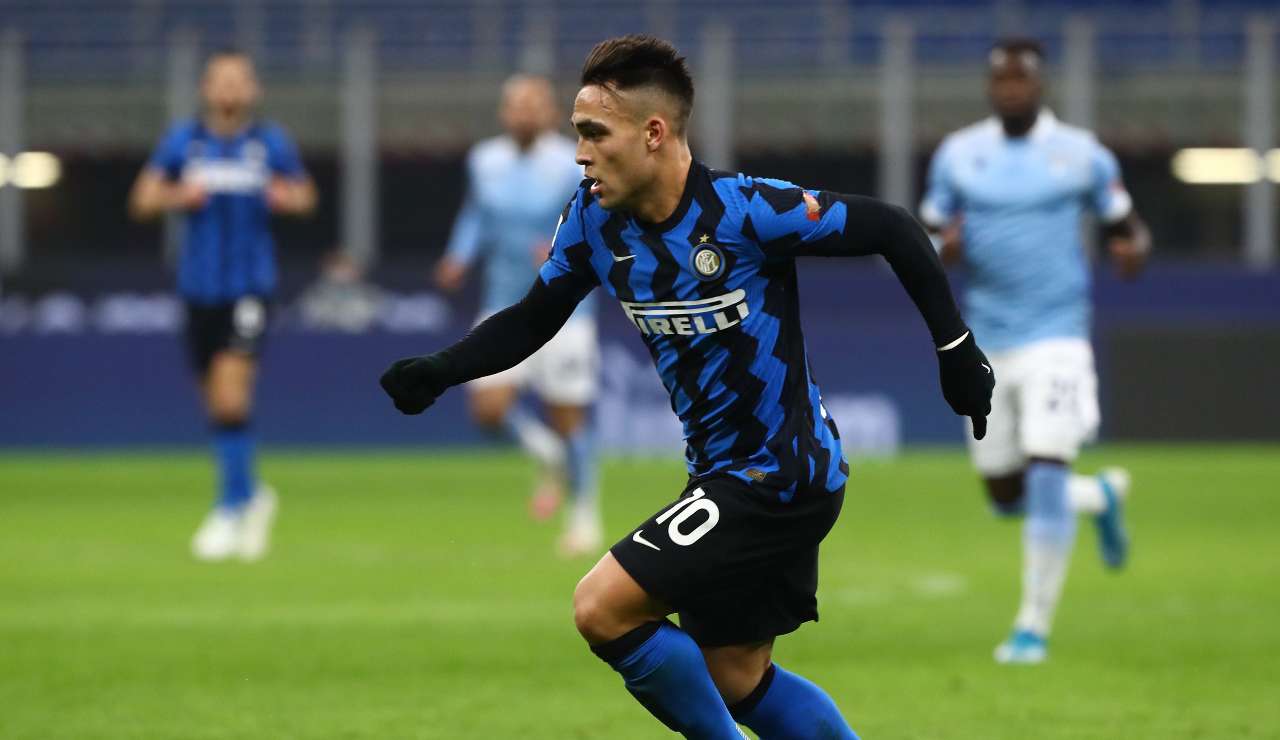 Lautaro Martinez in azione contro la Lazio