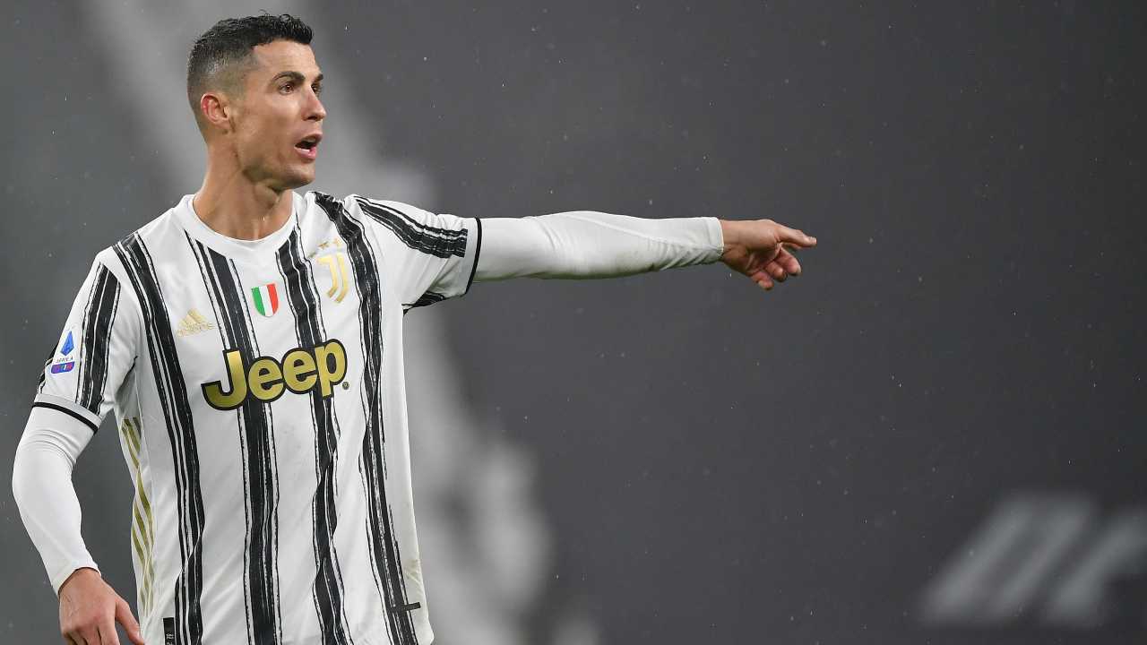 Cristiano Ronaldo dà indicazioni