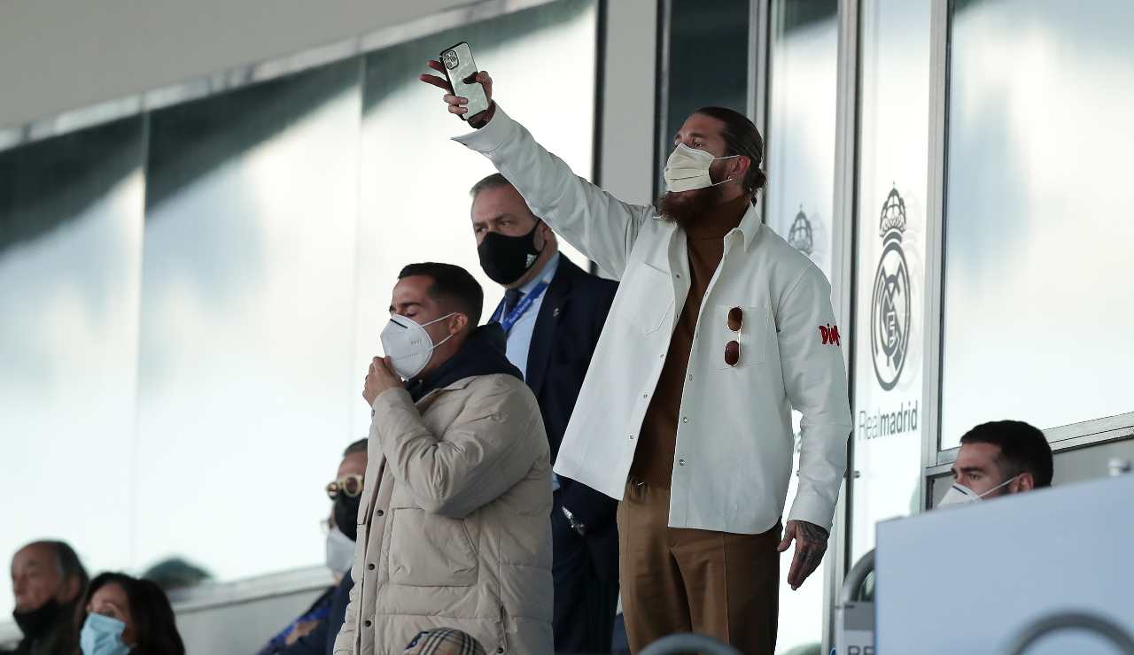 Sergio Ramos protesta in tribuna