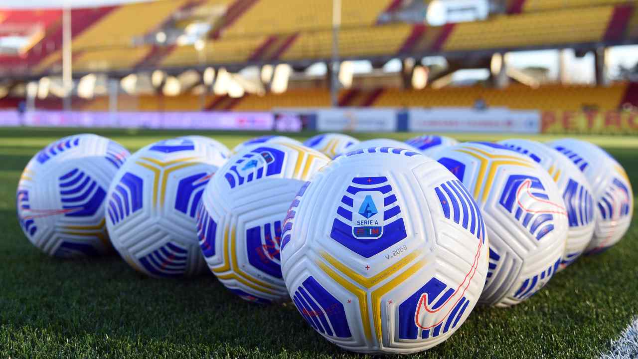 I palloni della Serie A usati durante Benevento-Fiorentina