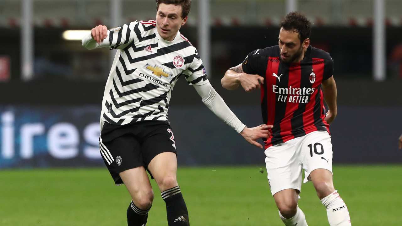 Milan rinnovo Calhanoglu