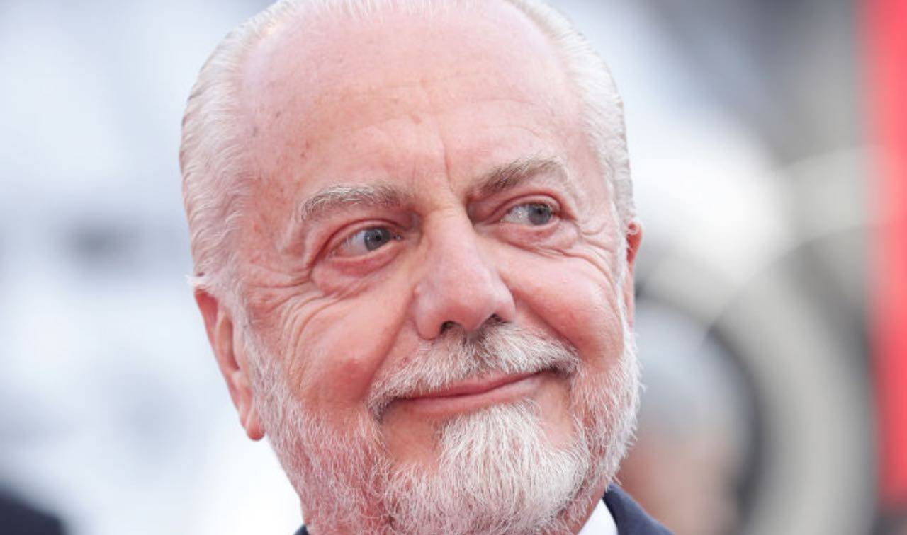 De Laurentiis sorride
