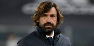 Andrea Pirlo guarda l'orizzonte