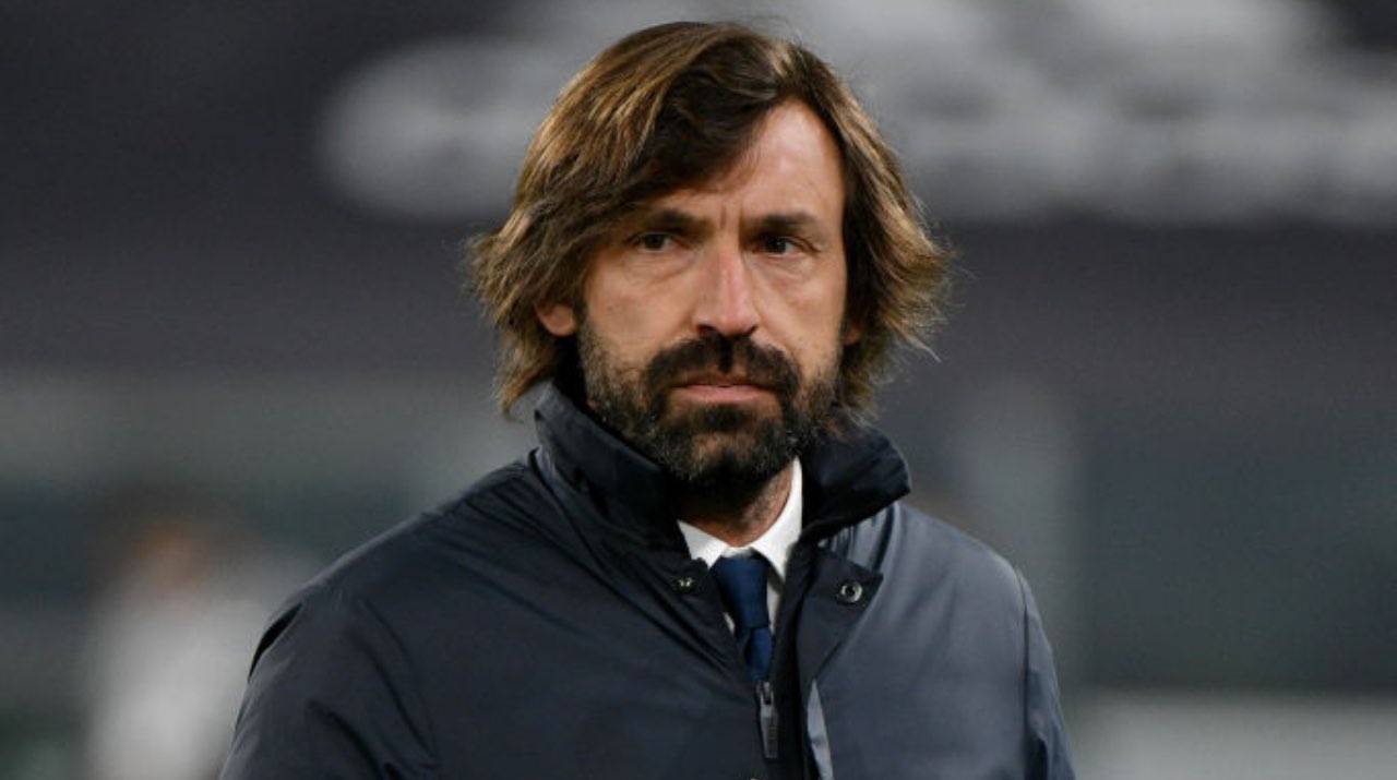 Andrea Pirlo guarda l'orizzonte