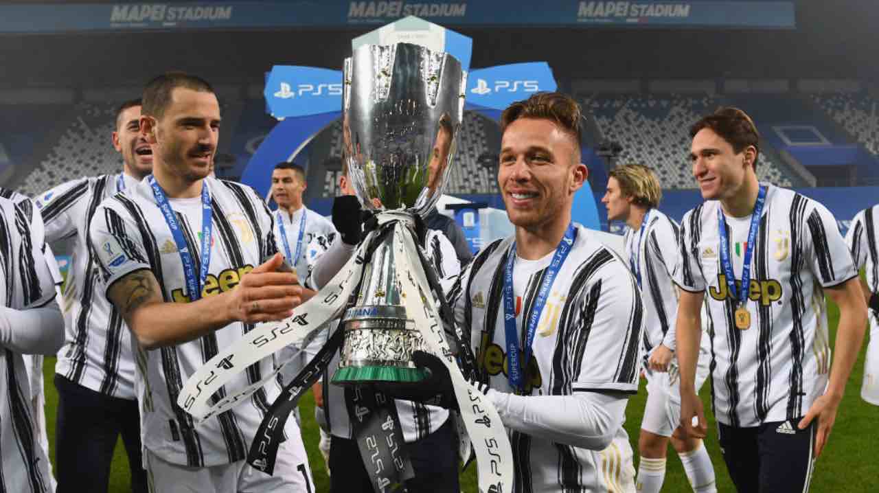 Bonucci e Arthur Supercoppa