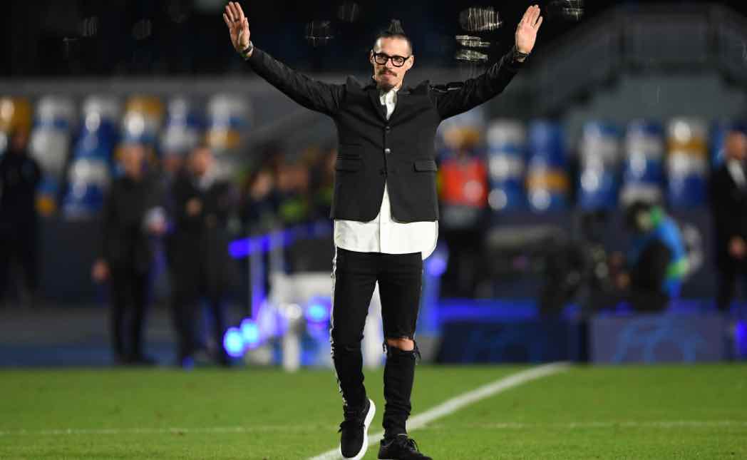 Hamsik giro di campo al Maradona dopo l'addio