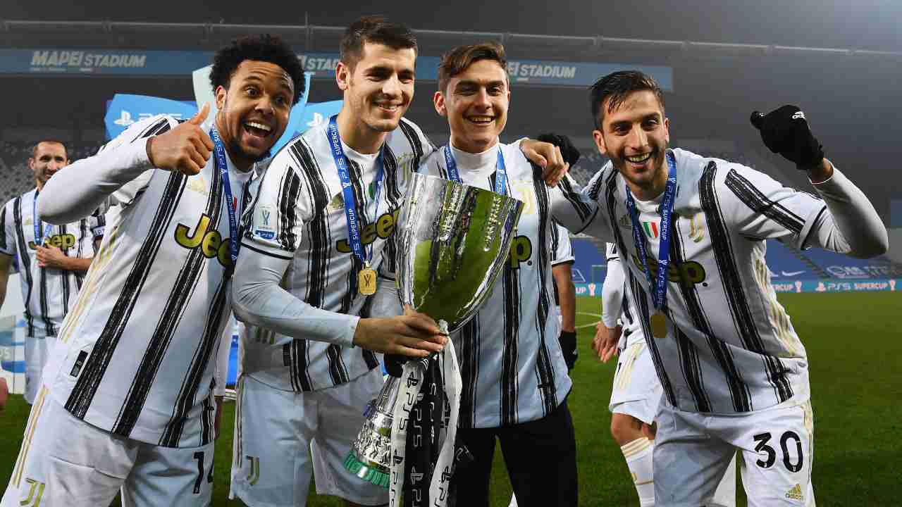 La Juventus festeggia la Supercoppa