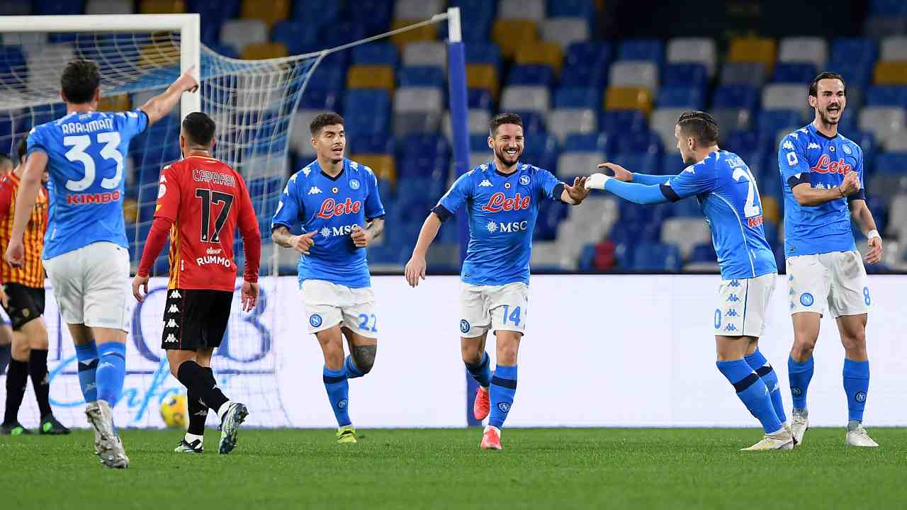 Il Napoli esulta al gol