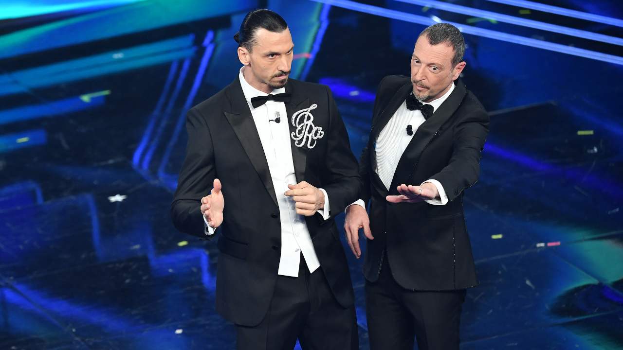 Ibrahimovic e Amadeus sul paco dell'Ariston