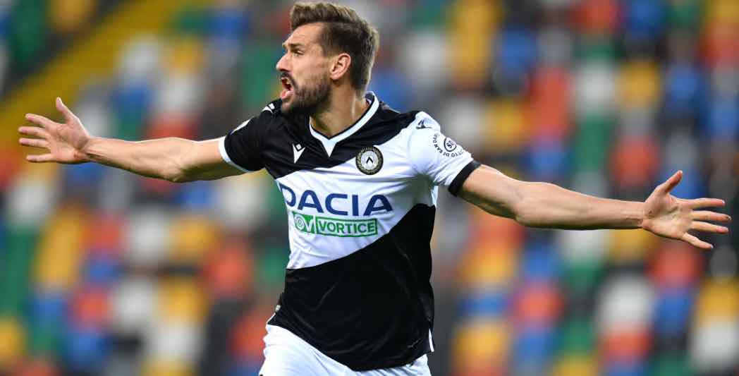 Llorente esulta per il gol con l'Udinese