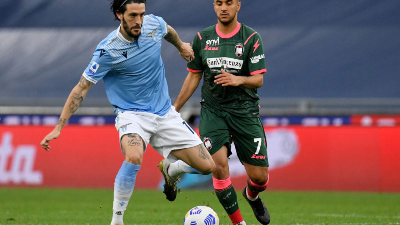 Contrasto tra Luis Alberto ed Ounas