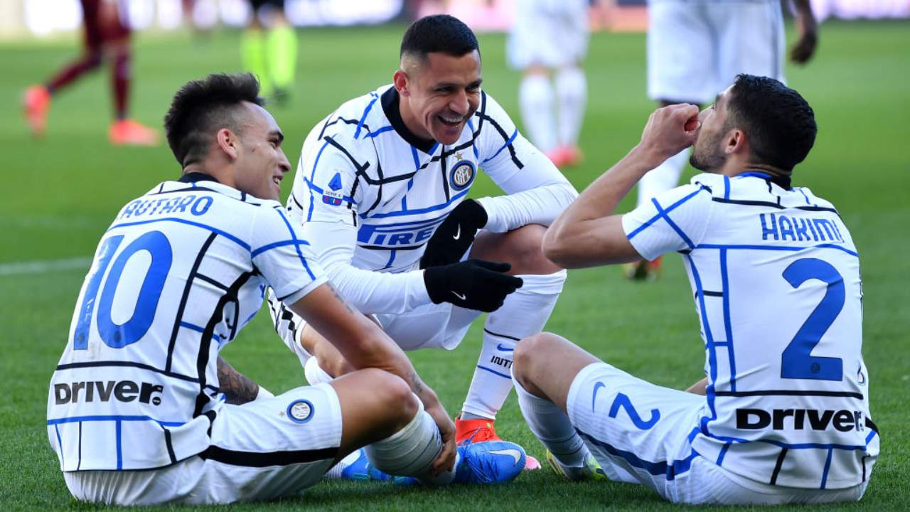 esultanza di Lautaro, Sanchez e Hakimi